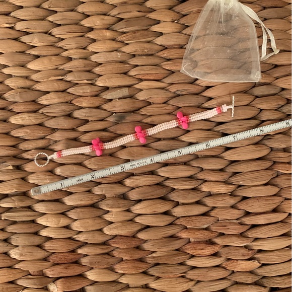 NWOT Beaded Pink Bracelet with Toggle Clasp T-Bar Closure - Picture 4 of 5